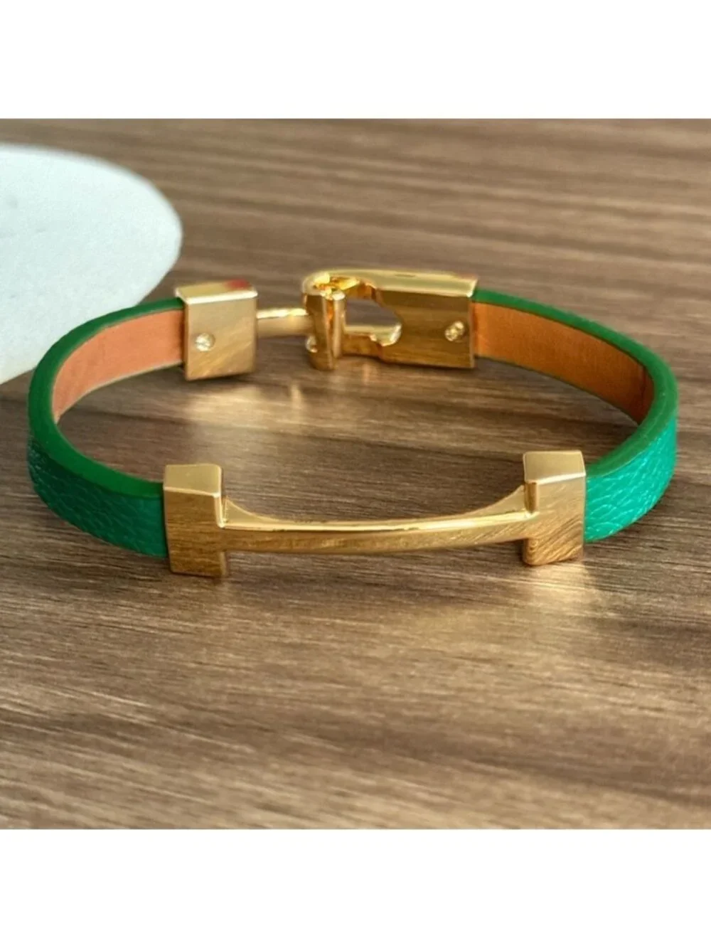 Green leather Bracelet Q707